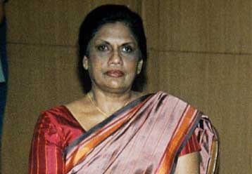 Βαθαίνει η πρωτοφανής κρίση στη Σρι Λάνκα – Ανυποχώρητη η Τσαντρίκα Κουμαρατούνγκα