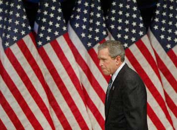 Δημοκρατία στη Μ.Ανατολή απαιτεί ο Μπους – Τέλος στη στήριξη αυταρχικών καθεστώτων