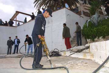 Μετ΄εμποδίων οι κατεδαφίσεις αυθαίρετων προβλητών στη ανατολική Αττική