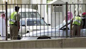 Κλείνει η πρεσβεία των ΗΠΑ στη Σαουδική Αραβία υπό την απειλή τρομοκρατικών επιθέσεων