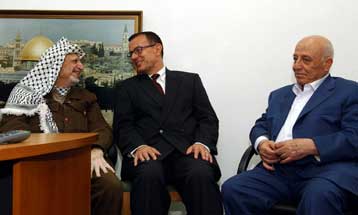 Πολύ κοντά στον σχηματισμό διευρυμένης κυβέρνησης ο Αχμέντ Κορέi