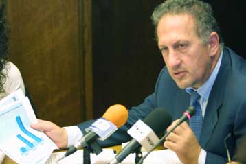 Διαψεύδει τις πληροφορίες για το νέο εκλογικό νόμο ο Κ.Σκανδαλίδης