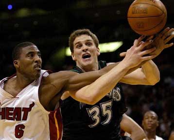 Νέα ήττα για τους Σαν Αντόνιο Σπερς, 81-78 από τους Μάβερικς