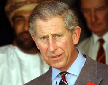 «Ψίθυροι» για ερωτικά σκάνδαλα δημιουργούν νέα προβλήματα στον πρίγκηπα Κάρολο