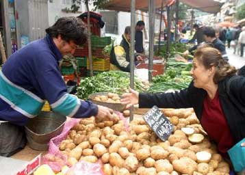 Έντονες πιέσεις του υπουργείου Ανάπτυξης για τις τιμές των οπωροκηπευτικών