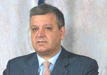 Ανεβαίνει το πολιτικό θερμόμετρο μετά τις δηλώσεις Πάγκαλου για τον Κ.Καραμανλή