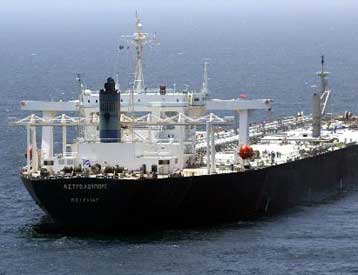 H ατμοσφαιρική ρύπανση από τη ναυτιλία «διπλάσια από ό,τι είχε εκτιμηθεί»