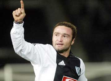 Υπέγραψε και μένει στον ΠΑΟΚ μέχρι το 2006 ο Δημήτρης Σαλπιγγίδης