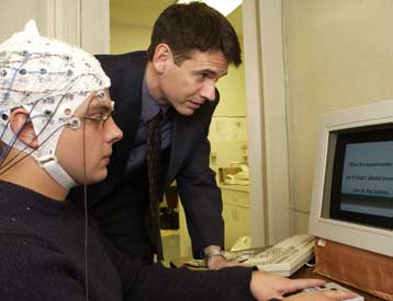 Τσιπ που εμφυτεύεται στον εγκέφαλο επιτρέπει τον τηλεχειρισμό υπολογιστών