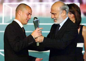 Κορυφαίος Έλληνας ποδοσφαιριστής ο Στέλιος Γιαννακόπουλος, καλύτερη ομάδα η ΑΕΚ