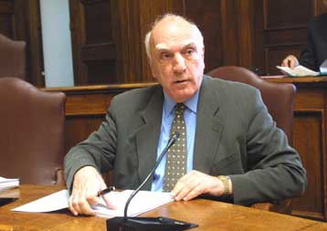 Κατά του ν/σ για τις εκλογικές δαπάνες ΝΔ, ΚΚΕ – Αλλαγές σε άρθρο για καταπατήσεις