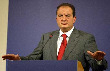 Πολιτική αντιπαράθεση Ρουσόπουλου-Πρωτόπαπα για το αν είναι η ΝΔ δεξιό κόμμα