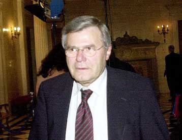 «Γενικοί γιατροί» θα ονομάζονται οι γιατροί χωρίς ειδικότητα με 20ετή προϋπηρεσία