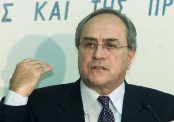 Η Ελλάδα παράδειγμα προς αποφυγή για νέες χώρες-μέλη της ΕΕ, κατά τον Ν.Κωνσταντόπουλο