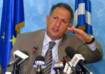 Toν τροποποιμένο εκλογικό νόμο παρουσίασε στο Εκτελεστικό του ΠΑΣΟΚ ο Κ.Σκανδαλίδης