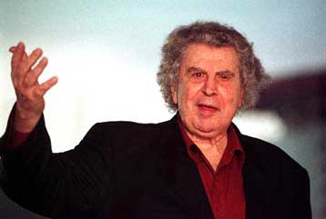 Μεθοδευμένη επίθεση από Ισραήλ και ΗΠΑ στον Μίκη Θεοδωράκη διακρίνει ο ΣΥΝ