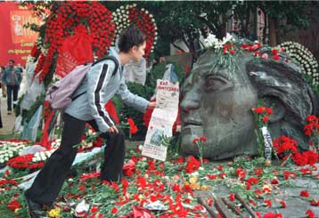 Αρχίζουν το Σάββατο οι τριήμερες εκδηλώσεις για την 30ή επέτειο του Πολυτεχνείου