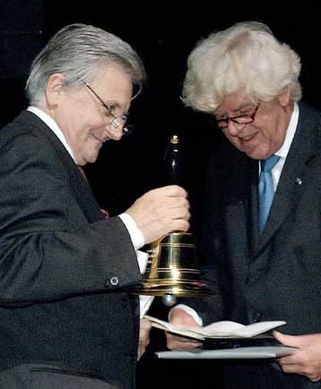 Ο Ντούιζενμπεργκ παραδίδει την προεδρία της Ευρωπαϊκής Κεντρικής Τράπεζας στον Τρισέ