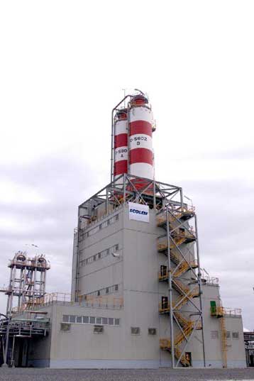 Η εξαγορά της Παπαστράτος από την Philip Morris και ο «γάμος» ΕΛΠΕ-Petrola