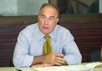 Θα συνεχιστεί η πολιτική των διατιμήσεων, ξεκαθαρίζει ο Κίμων Κουλούρης