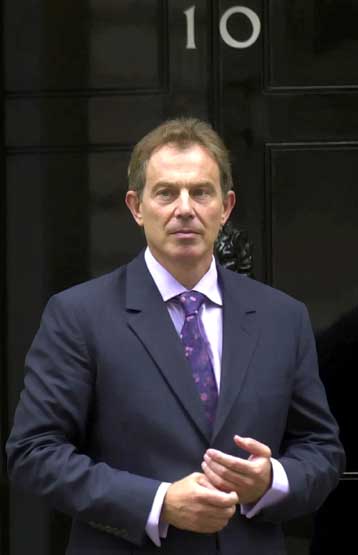 Η αυτοκτονία του Δρος Ντέιβιντ Κέλι θρυαλλίδα για την αξιοπιστία του Τόνι Μπλερ