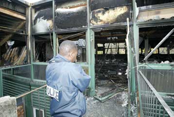 Σε αντισιμητική ενέργεια αποδίδεται πυρκαγιά σε εβραϊκό σχολείο έξω από το Παρίσι