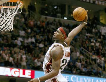 Ο Λεμπρόν Τζέιμς νίκησε τον Αϊβερσον και οι Καβαλίερς τους 76ερς με 91-88