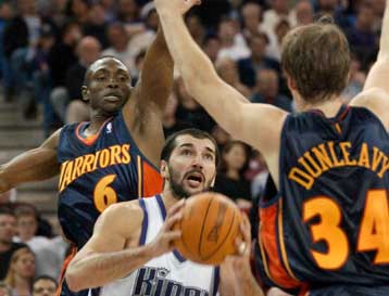 Ο «Πέτζα» πήρε τ όπλο του και οι Κινγκς νίκησαν τους Ουόριορς με 106-104