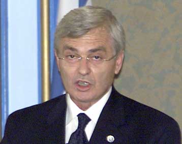 Αποσύρθηκε από τη διεκδίκηση της προεδρίας του Σοσιαλιστικού Κόμματος ο Ρ.Μεϊντάνι