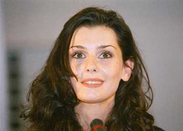 Τρεις συναυλίες της Έμα Σάπλιν στην Αθήνα τον Νοέμβριο