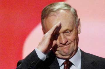 Στις 12 Δεκεμβρίου εγκαταλείπει τον πρωθυπουργικό θώκο του Καναδά ο Ζαν Κρετιέν