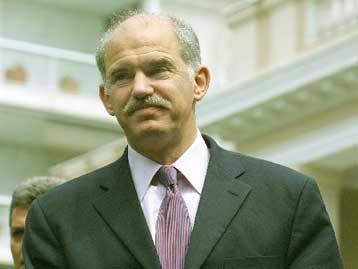 Έντονη αντίδραση της κυβέρνησης και του Γιώργου Παπανδρέου στη διαδοχολογία