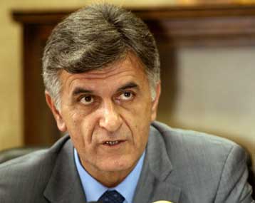 Διαψεύδει ο Πετσάλνικος τα περί κακοποίησης κρατουμένων για τα επεισόδια στη Θεσ/νίκη