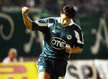 Στην εξέδρα τοποθετεί ο Σουμ τον Φύσσα για το ντέρμπι