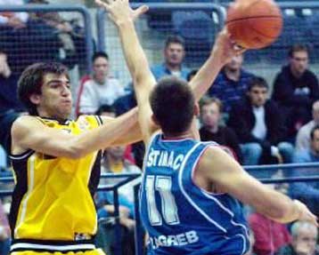 Πάλεψε αλλά τελικά έχασε η ΑΕΚ από την Τσιμπόνα με 85-80