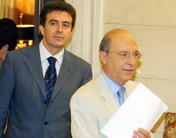 Γνωστά ονόματα και υψηλή ανανέωση στις λίστες του ΠΑΣΟΚ κατά του αρνητικού κλίματος