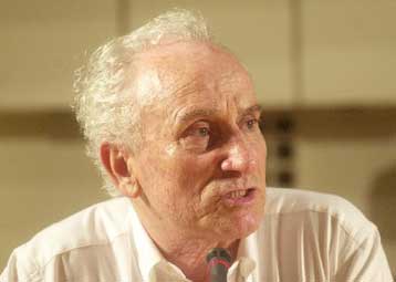 Χιλιάδες κοχύλια για τη δημιουργία μουσείου δώρισε στη Χαλκίδα ο Δημήτρης Μυταράς