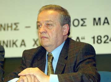 Δεν προσχωρώ στο ΔΗΚΚΙ, δηλώνει ο Στέλιος Παπαθεμελής