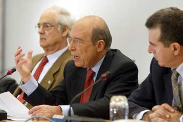 Κείμενο διαλόγου με το λαό η πολιτική διακήρυξη του ΠΑΣΟΚ λέει ο Κ.Σημίτης