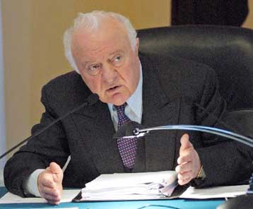 Η εκλογική επιτροπή επικυρώνει τη νίκη Σεβαρντνάντζε απορρίπτοντας τα περί νοθείας