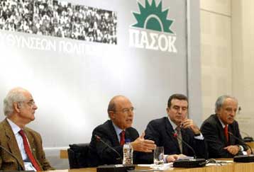 Οι αποχωρήσεις βουλευτών δεν πλήττουν το ΠΑΣΟΚ, δηλώνει ο Κώστας Σημίτης