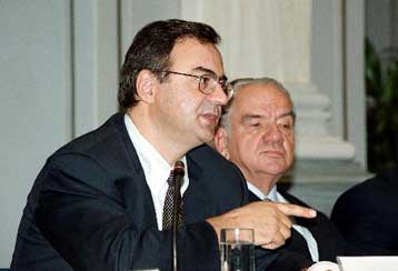 Σε ασφαλιστικά ταμεία το 2% των μετοχών της Εθνικής που ελέγχει το Δημόσιο