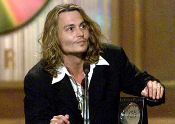 Ο Τζόνι Ντεπ ανακηρύσσεται ο πιο σέξι άνδρας της χρονιάς από το περιοδικό People