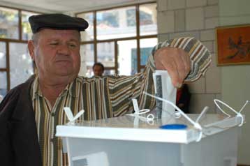 Τη νίκη του Β.Μπολάνου στη Χειμάρα επιβεβαίωσε η Κεντρική Εφορευτική Επιτροπή