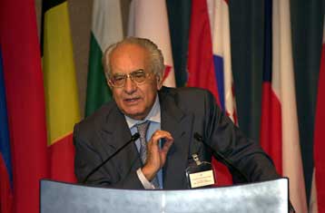 Πολιτικοί και ηθοποιοί «πρωταγωνιστές» σκανδάλου διακίνησης ναρκωτικών στην Ιταλία