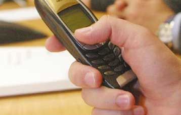 Καθυστερούν οι νομοθετικές αλλαγές στην ελληνική αγορά τηλεπικοινωνιών, λέει η Κομισιόν