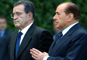 Επικράτηση Πρόντι έναντι Μπερλουσκόνι σε ενδεχόμενες εκλογές δείχνει δημοσκόπηση