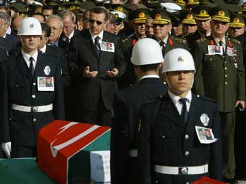 Τούρκοι πολίτες οι δράστες των επιθέσεων στην Πόλη, επιβεβαιώνει ο Ερντογάν