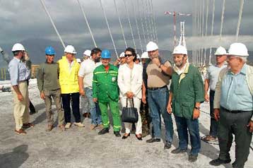 Ικανοποιημένη από την πρόοδο του έργου της ζεύξης Ρίου-Αντιρρίου η Βάσω Παπανδρέου