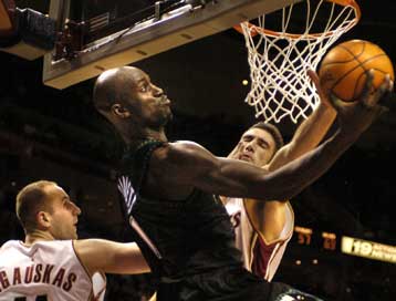 Το καλύτερο παιχνίδι του Μπραντ Μίλερ έφερε το 122-92 των Κινγκς επί των Μάτζικ